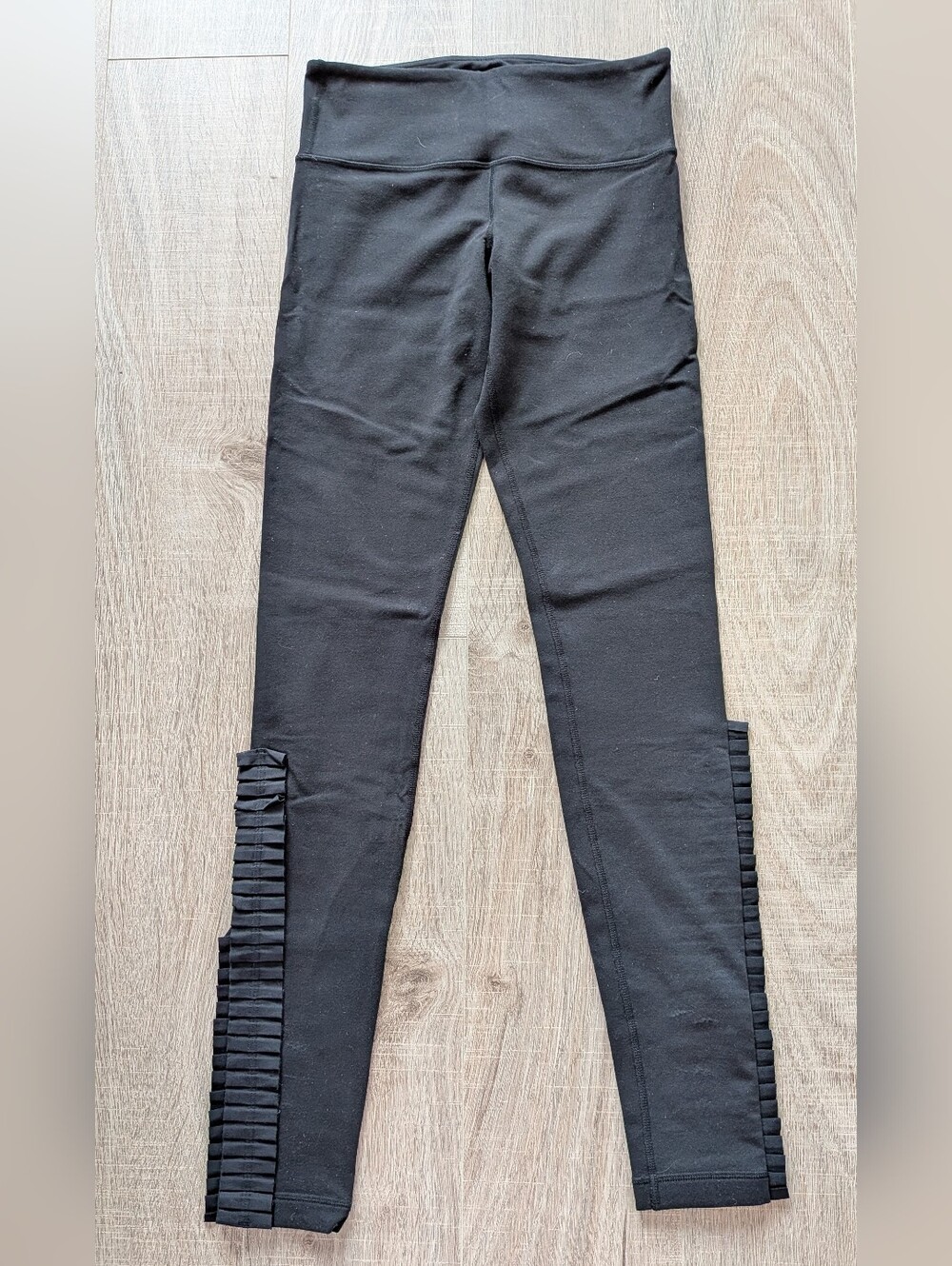 Lululemon Black Wunder Under Crop Ruffle Side Pleat Leggings Size 4 Rare